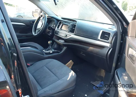 2015 Toyota Highlander Le z USA, uszkodzony, nr VIN 5TDZARFH5FS011698